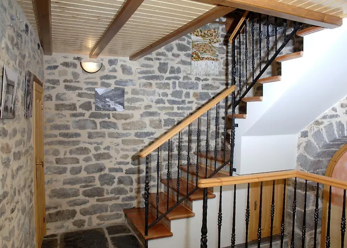 El Patio Casa Cajal * Torla